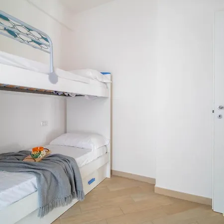 Delfino Blue Apartment *